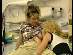 Die beiden Weiber haben sexy fette Melonen