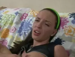 Geiler Teen Po wird von Analplug und Schwanz geweitet